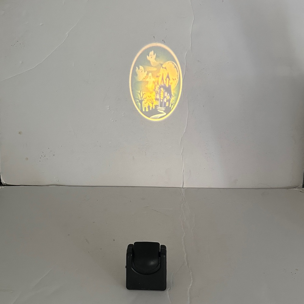 Black Box with Castle Projection